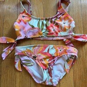 Billabong girls bikini size 6